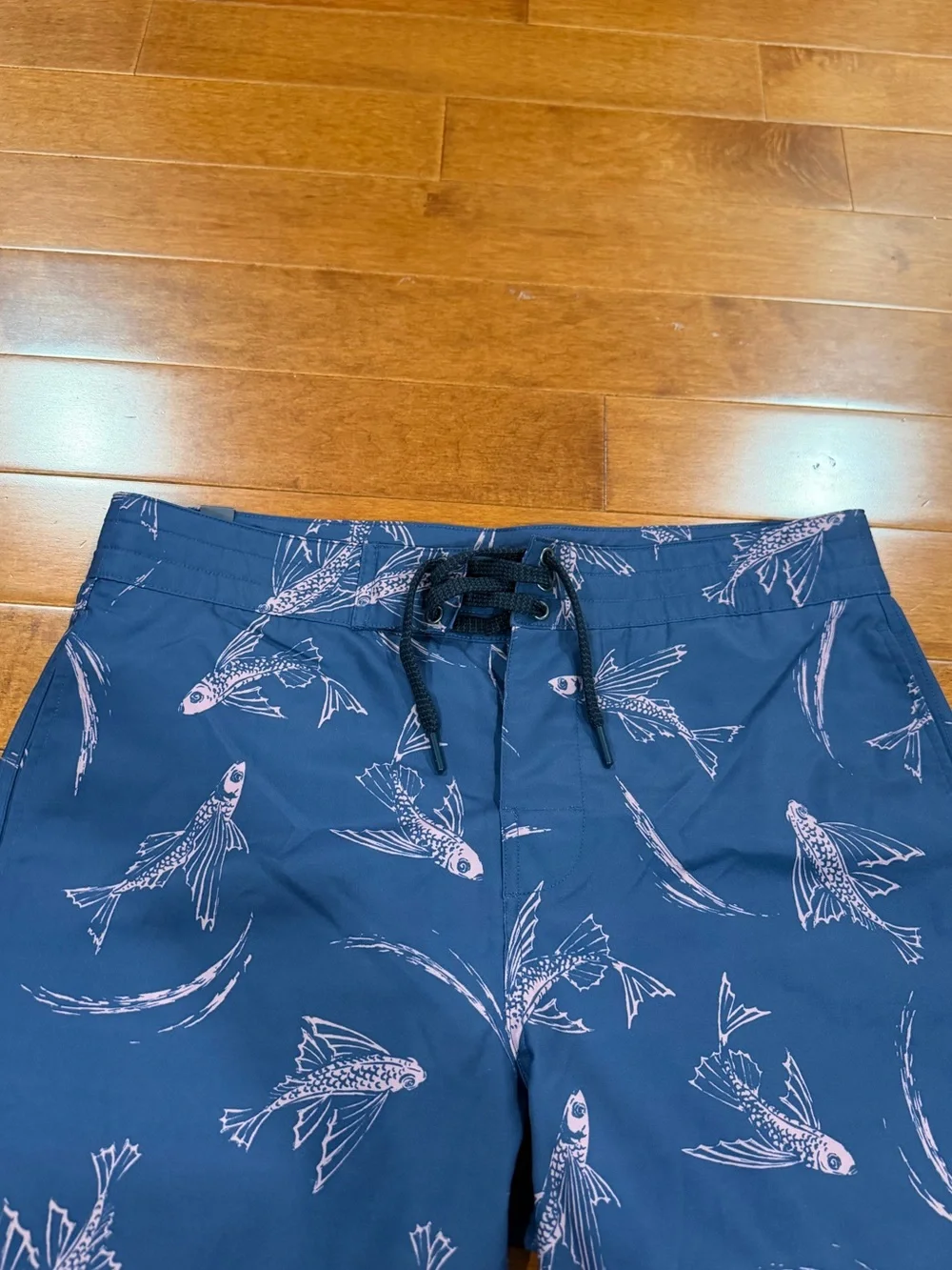 NWT Faherty Mens Navy Pink Waterways Print Sunwashed Boardshorts Sz. 33